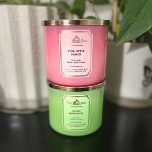 Bath & Body Works White Barn Candle Bundle (2)